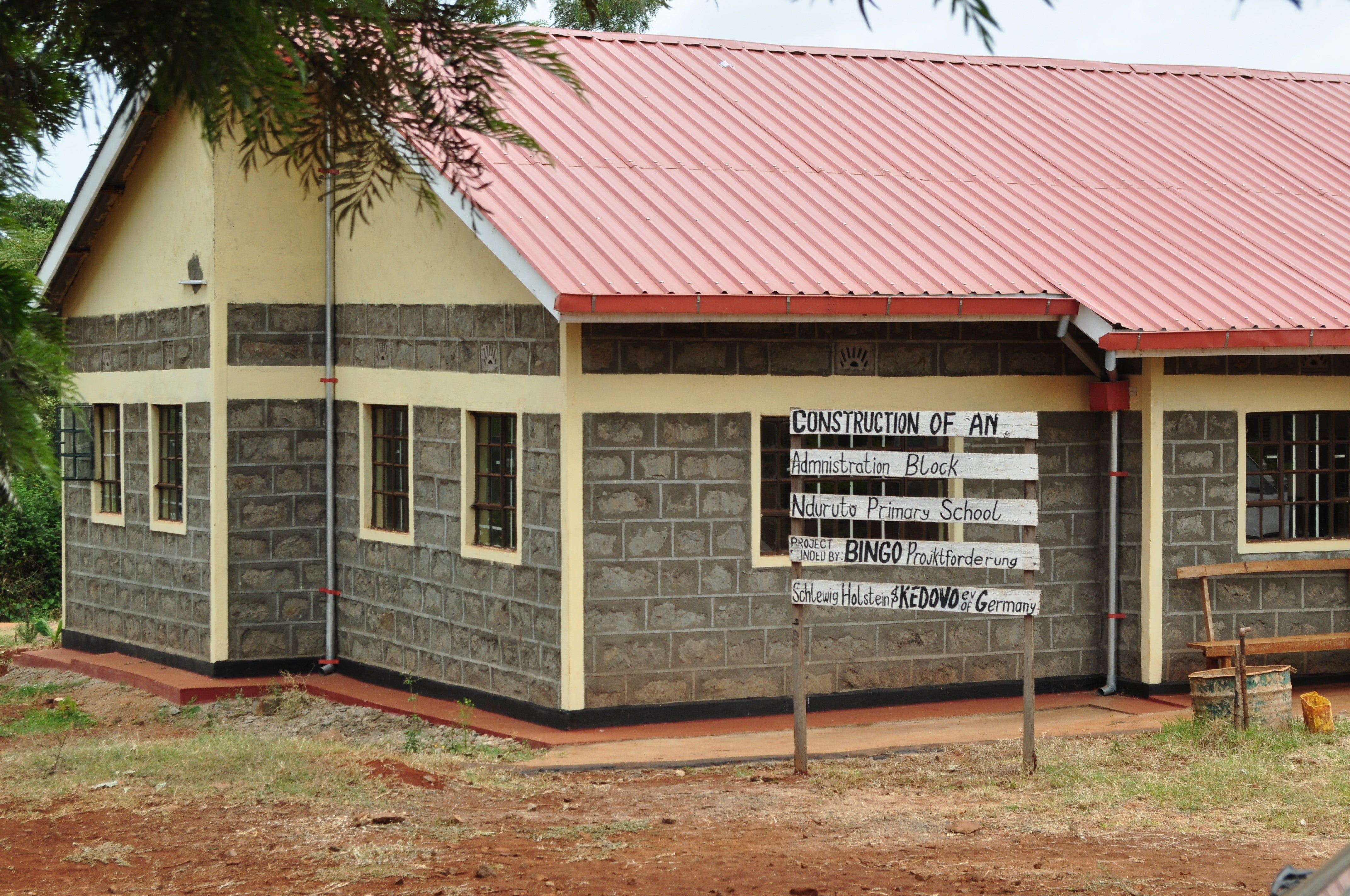 Projekt Kedovo Nyeri in Kenia Schulprojekt, Neubau